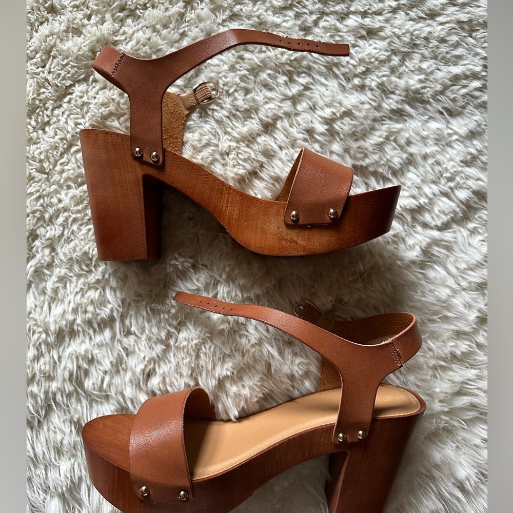 Wild Diva Lounge Wooden Brown Platform Chunky Sandals-10